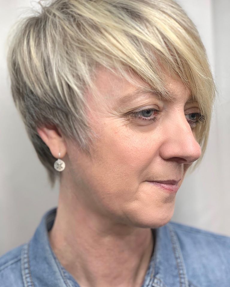  Réalisation d’un balayage blond sable pour accentuer l’effet méchés de la coupe déstructurée réalisée 👌🏻🧑🏼✨