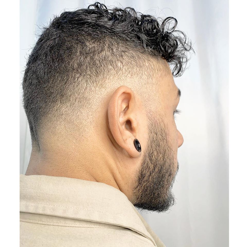 Réalisation d’une coupe courte dégradé fondu buzz cut 🤟🏻😎🖤✂️ Réalisation d’une coupe courte dégradé fondu buzz cut 🤟🏻😎🖤✂️