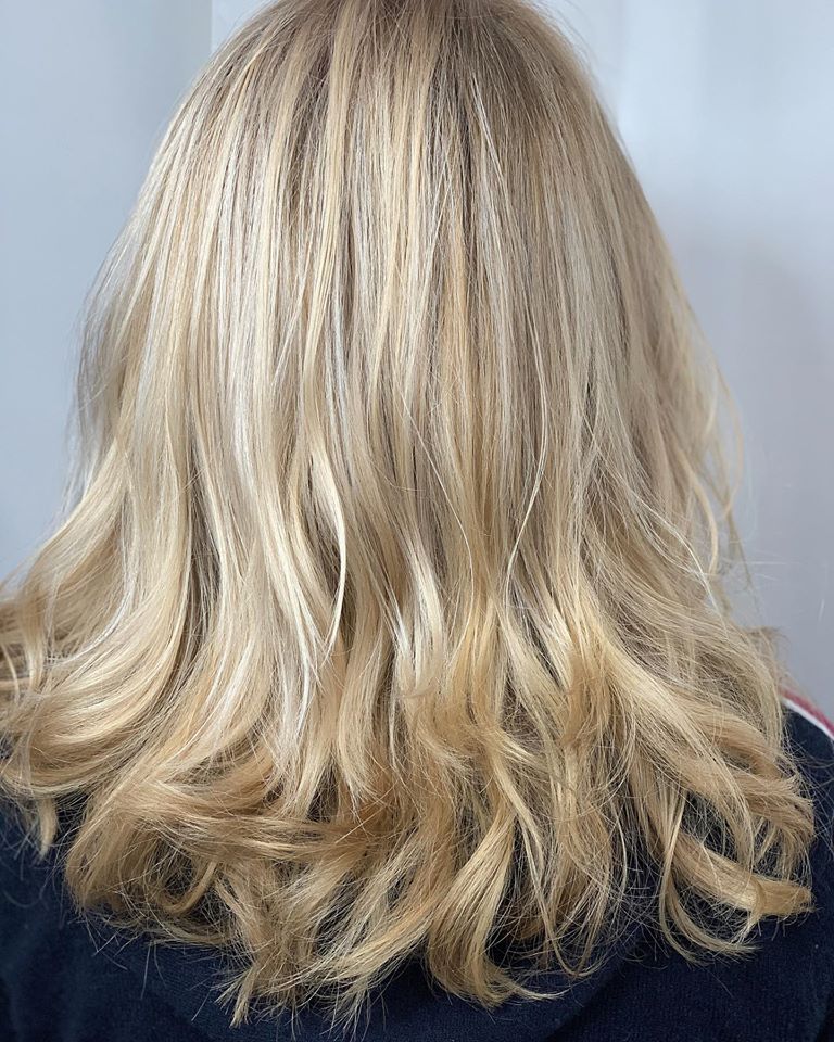 Réalisation d’un blond sunlight ☀️✨👩🏼👍🏻💋